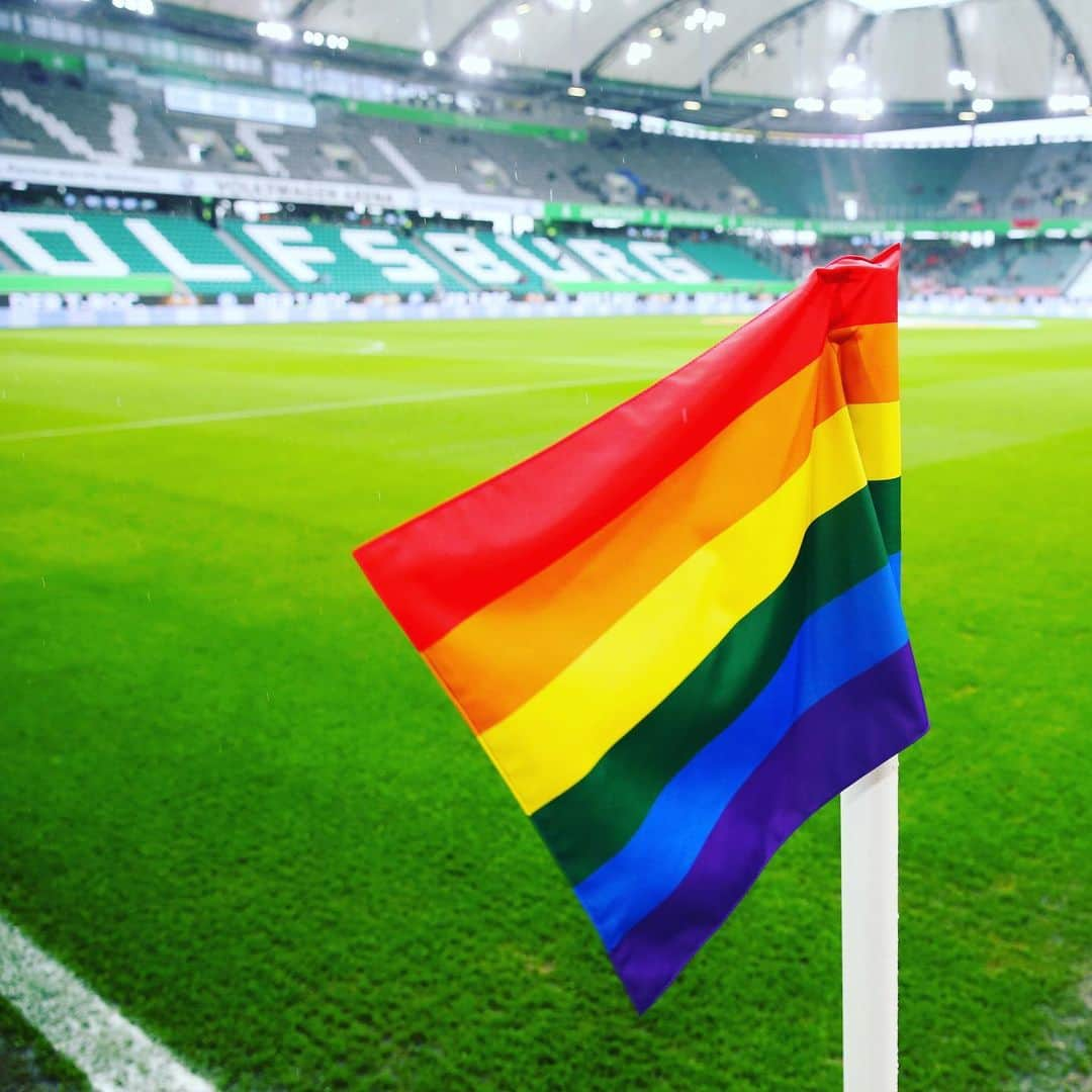 VfLヴォルフスブルクさんのインスタグラム写真 - (VfLヴォルフスブルクInstagram)「🌈 #vielfalt #diversity #immernurdu #vflwolfsburg #arbeitfussballleidenschaft」3月17日 18時04分 - vfl.wolfsburg