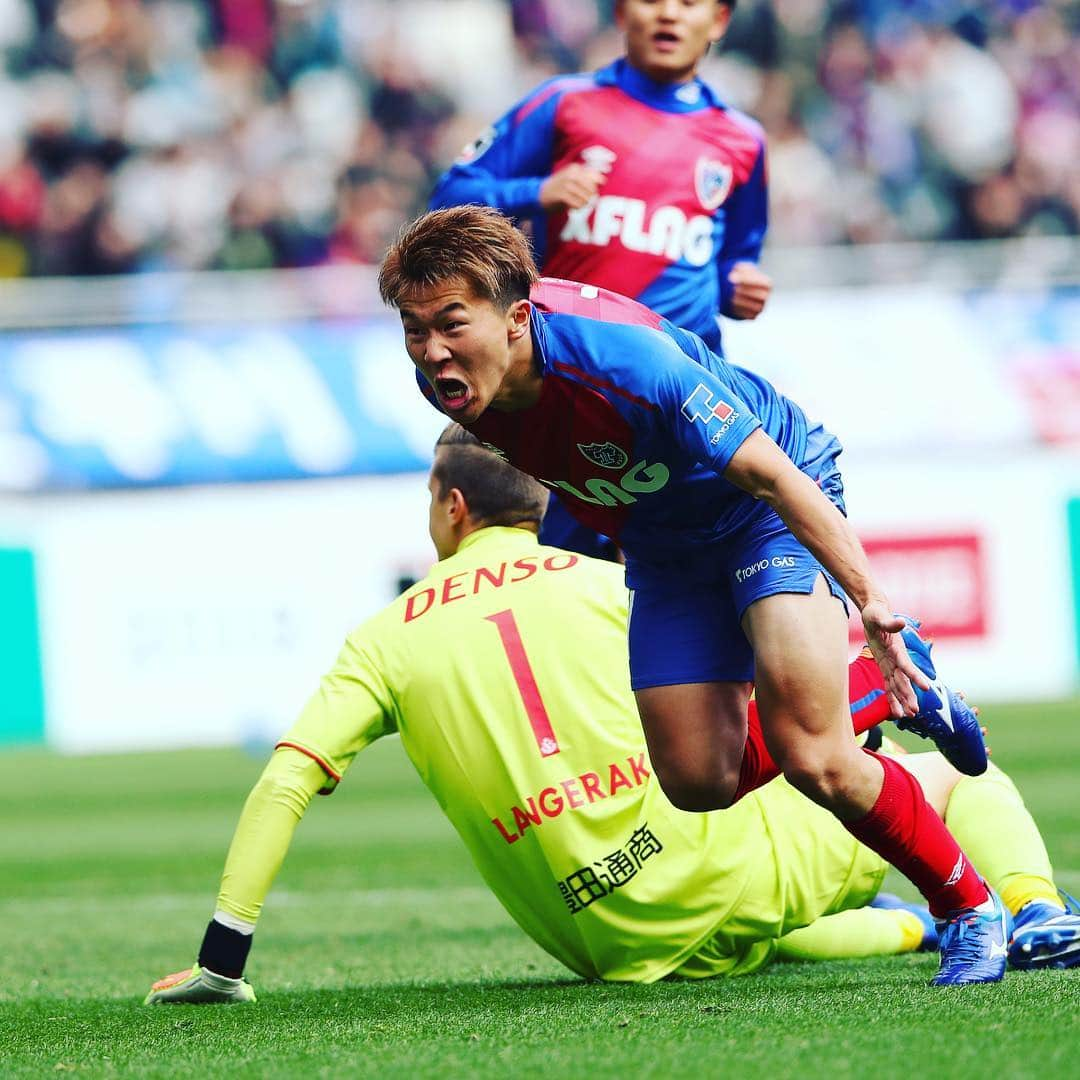 FC東京オフィシャルグッズさんのインスタグラム写真 - (FC東京オフィシャルグッズInstagram)「✊ ⏰試合終了🔵🔴 #FC東京 1-0 #名古屋グランパス . リーグ戦3連勝🙌🙌🙌 そして、無敗対決を制し、暫定で首位浮上です❗️❗️❗️✨✨✨ @fctokyoofficial  #FC東京 #fctokyo #tokyo」3月17日 18時04分 - fctokyoofficial