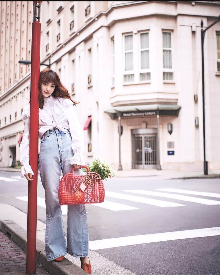 野崎智子さんのインスタグラム写真 - (野崎智子Instagram)「Sweet 4月号❤︎❤︎❤︎ "愛してる服だけで生きる"是非checkしてみて🌹 #Sweet #magazine #checkitout」3月17日 18時00分 - tomoconozaki