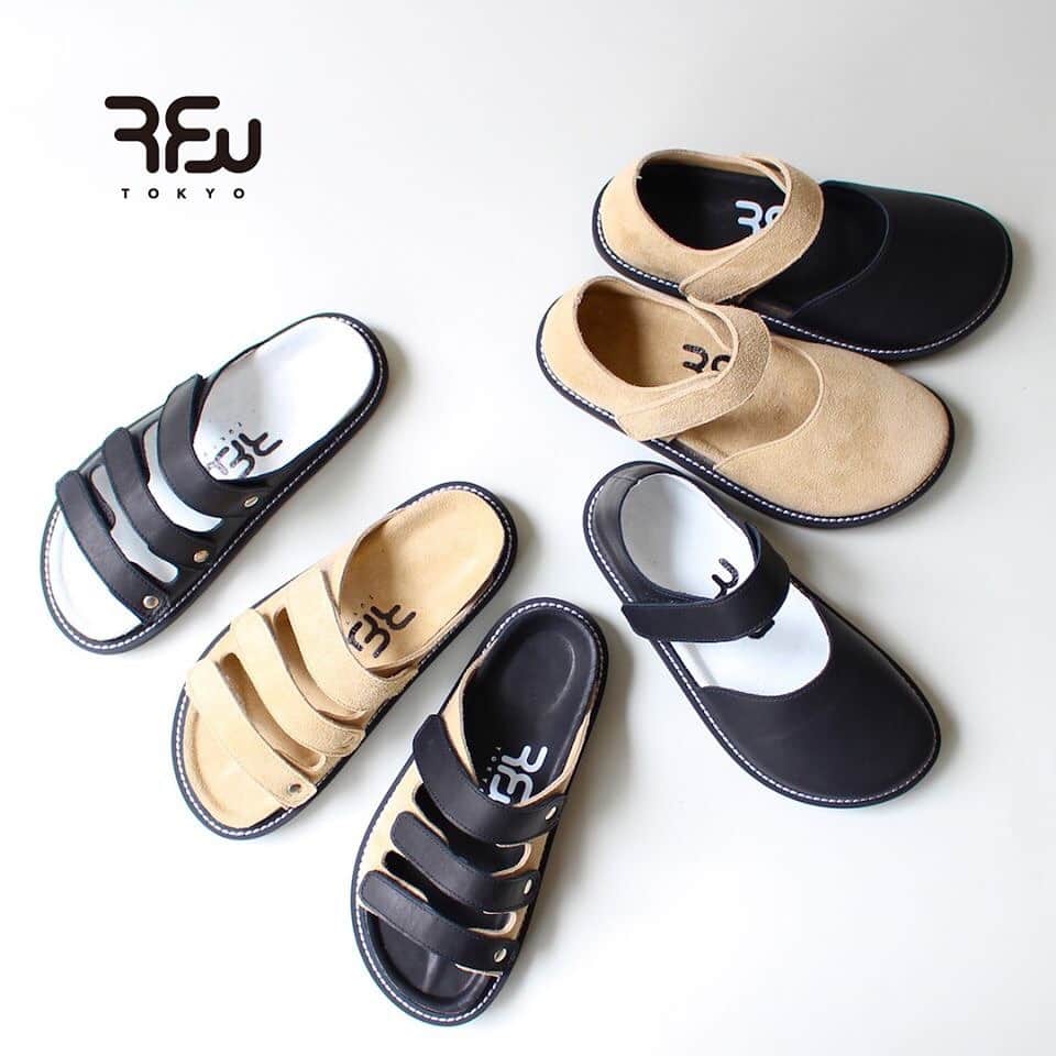 のインスタグラム：「《RFW 2019SS》 『PUFFIN-パフィン-』 2019年春夏新作より レザーサンダル『PUFFIN』が新登場！ ●PUFFIN 1 つま先と踵を保護しつつ、 １本の太いストラップがついた ONE STRAP SANDAL ●PUFFIN 3 3本のストラップがついた THREE STRAP SANDAL  どちらもソールには軽量で柔らかく 摩耗製に優れたビブラムソールを使用。 コバ周りの飛び出したデザインが特徴的で ゆったりとしたシルエットです。  全国の展開店鋪、RPM、ONLINE SHOPにて 発売開始です。  www.rfwtokyo.com @rfwtokyo  #rfw #rfwtokyo #rhythmfootwear #sneaker #sneakers #kicks #instashoes #instakicks #sneakerhead #sneakerheads #nicekicks #sneakerfreak #kickstagram #2019ss #spring #summer #renewal #20th #aniversary #tokyo #rpm #rhythmprimarymarket #leather #sandal #puffin #newarrival」