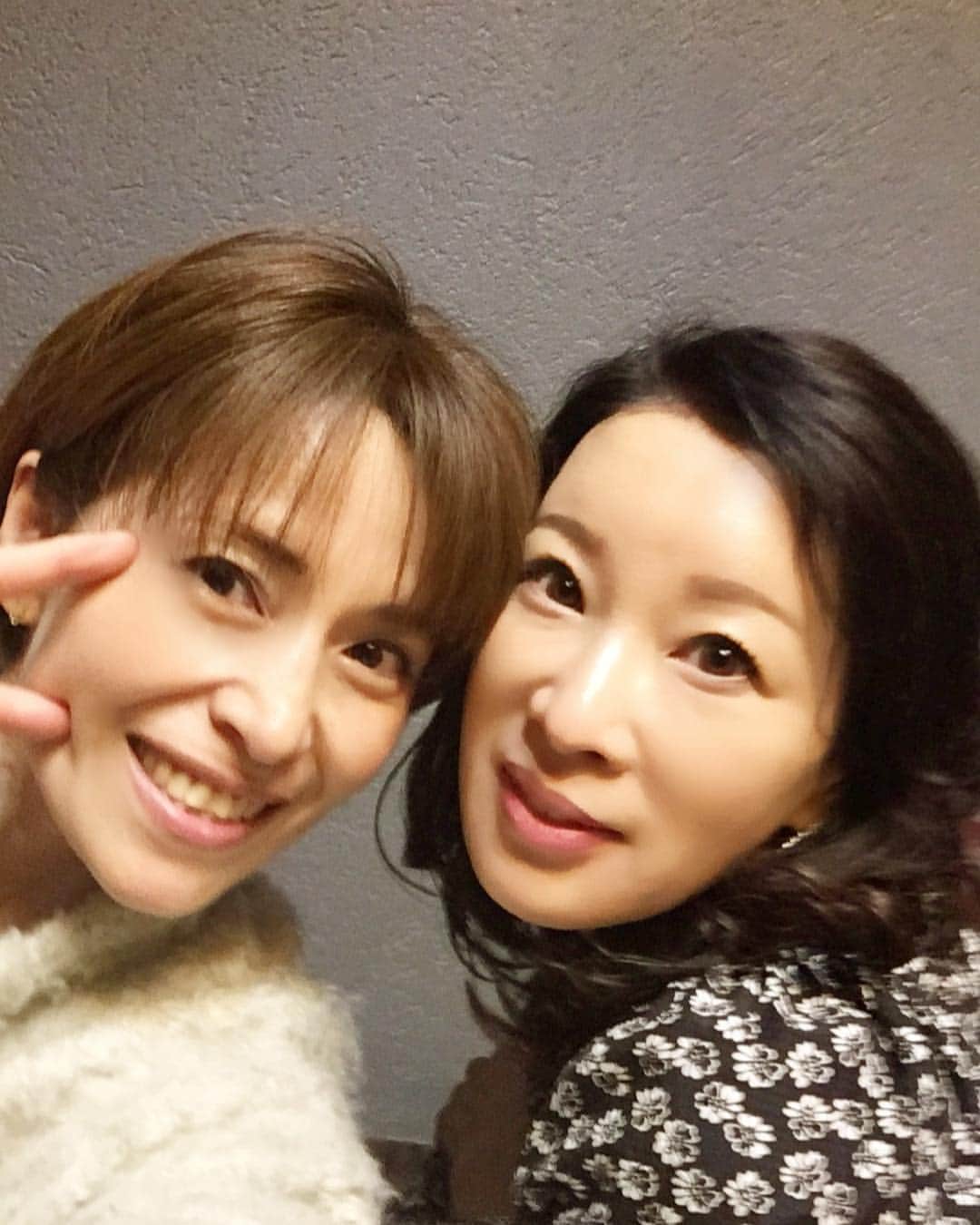 揚田亜紀のインスタグラム：「#アイドル時代にフジテレビでお世話になった尊敬するみゆきさんに再会 #当時チーフディレクター 現在シンガポールでカッコイイお仕事してる #当時から知的で綺麗で私の憧れ #本日、元アイドル宍戸留美ちゃん、電波子ちゃんも一緒にランチ #外苑前エックス #フランスで最も強い影響力を持つレストランガイドのひとつである 2019ゴー・ミヨ日本版に掲載された話題のお店 #山下シェフのこだわりでリーズナブルな価格が嬉しい #絶対またいこっ♩  #外苑前ランチ#名店#フレンチ#エックス#人気店#二歳児#育児日記#女の子ママ」