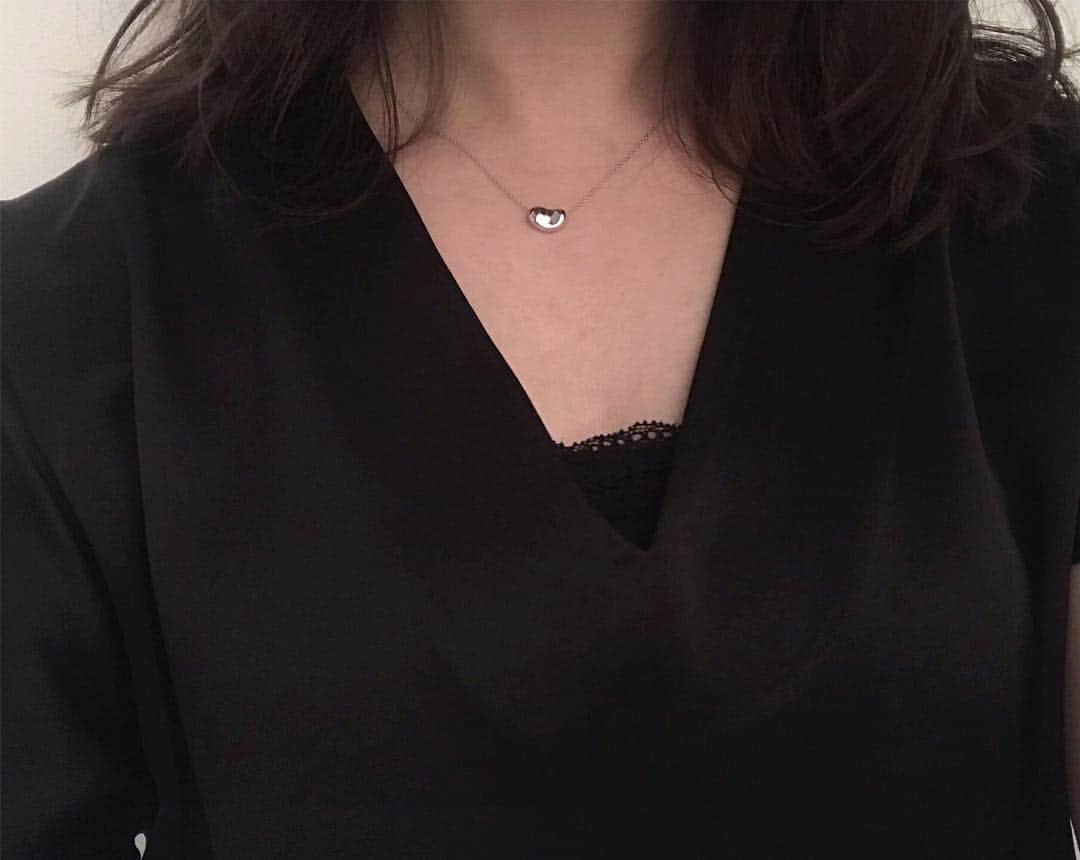 のインスタグラム：「necklace❤︎👶🏻 もうすぐ発売のやつ❤︎ 同じデザインのピアスもあるよ✌︎ ああ可愛い☺︎❤︎❤︎ . @leannofficial  #LEANN#leannofficial#silveraccessory#silver#リーン」