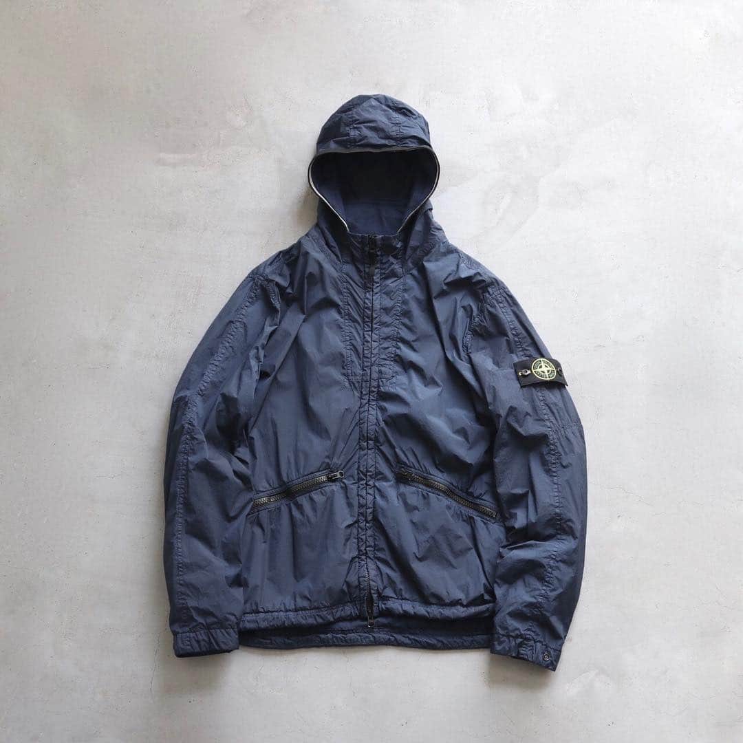 wonder_mountain_irieさんのインスタグラム写真 - (wonder_mountain_irieInstagram)「_ STONE ISLAND / ストーンアイランド “GARMENT DYED CRINKLE REPS NY” ￥84,240- _ 〈online store / @digital_mountain〉 http://www.digital-mountain.net/shopdetail/000000009189/ _ 【オンラインストア#DigitalMountain へのご注文】 *24時間受付 *15時までのご注文で即日発送 *1万円以上ご購入で送料無料 tel：084-973-8204 _ We can send your order overseas. Accepted payment method is by PayPal or credit card only. (AMEX is not accepted)  Ordering procedure details can be found here. >>http://www.digital-mountain.net/html/page56.html _ 本店：#WonderMountain  blog>> http://wm.digital-mountain.info/blog/20190317-1/ _ #STONEISLAND #ストーンアイランド _ 〒720-0044  広島県福山市笠岡町4-18 JR 「#福山駅」より徒歩10分 (12:00 - 19:00 水曜定休) #ワンダーマウンテン #japan #hiroshima #福山 #福山市 #尾道 #倉敷 #鞆の浦 近く _ 系列店：@hacbywondermountain _」3月17日 19時27分 - wonder_mountain_