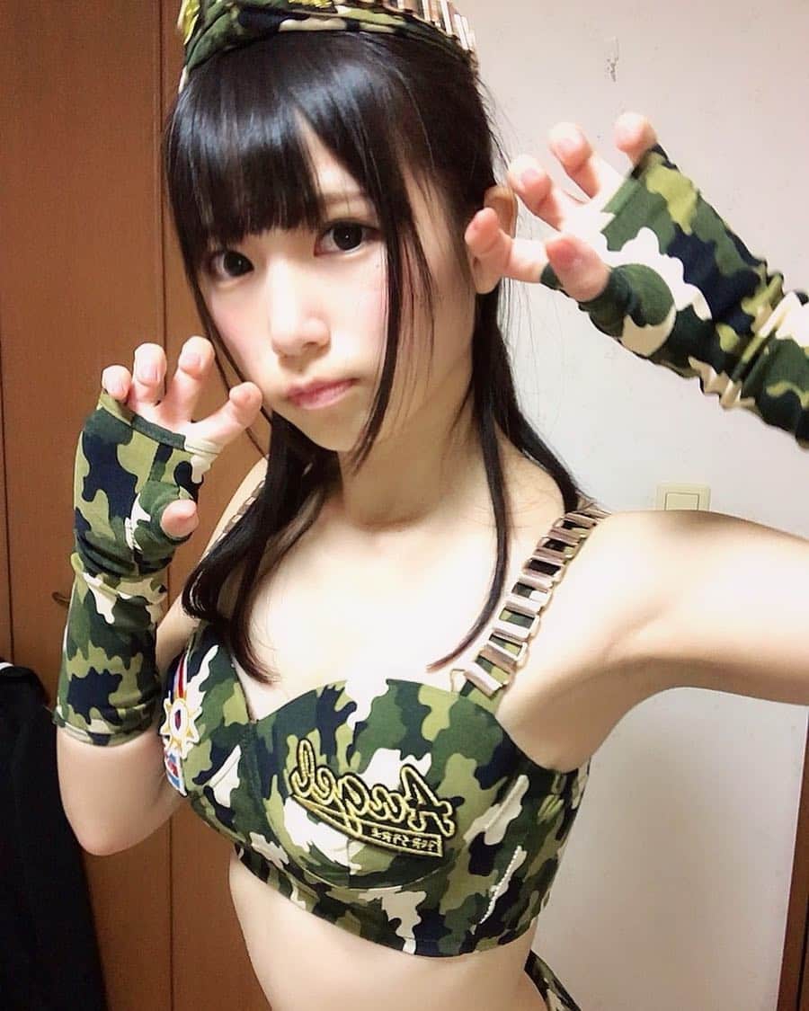 村上りいなさんのインスタグラム写真 - (村上りいなInstagram)「#army #cosplay 😌💕 #cosplaygirl #followme #instagood #me #follow #コスプレ」3月17日 19時28分 - riina_murakami