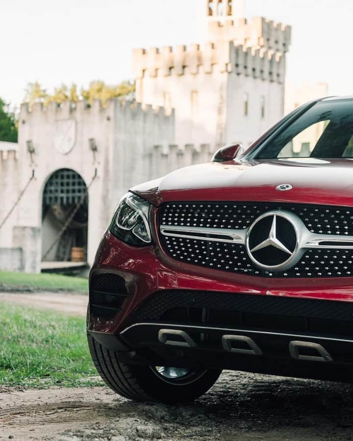 メルセデス・ベンツさんのインスタグラム写真 - (メルセデス・ベンツInstagram)「Always on the go. 🌟 Photo by @mbsugarland. . #MercedesBenz #GLC #⭐ #mbfanphoto #alwaysontherun #automotivedesign #mbcar」3月17日 19時30分 - mercedesbenz