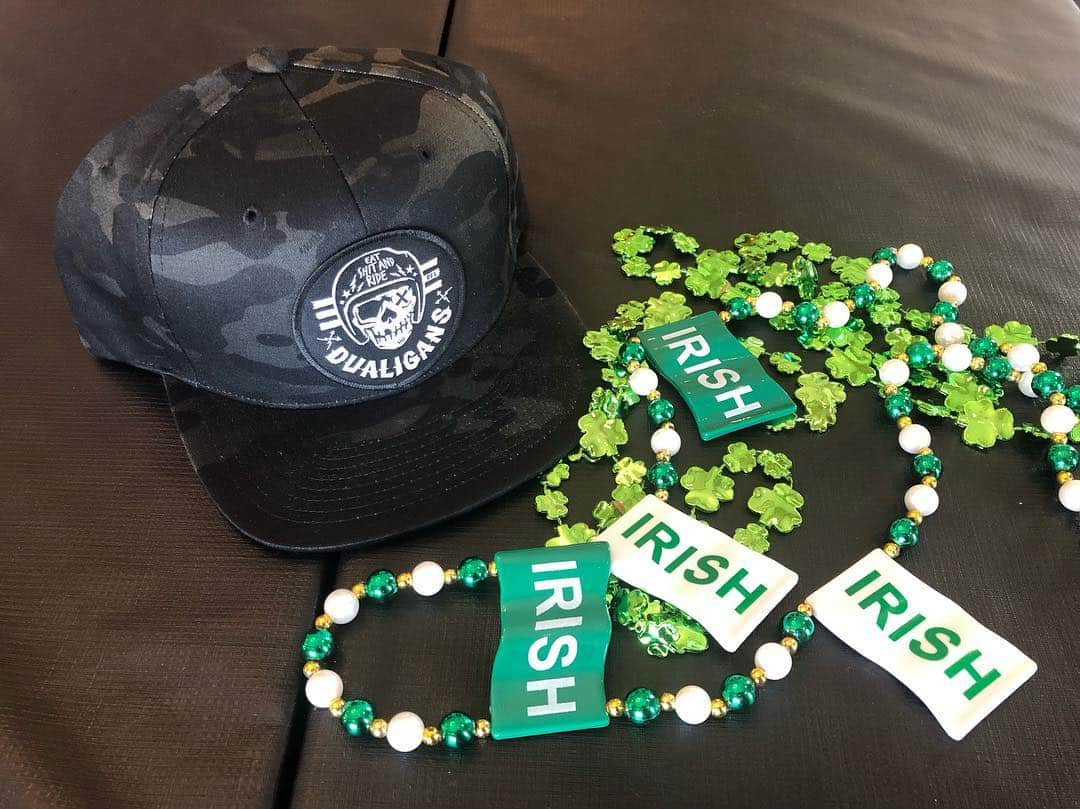 ケアリー・ハートさんのインスタグラム写真 - (ケアリー・ハートInstagram)「Ready for New Orleans St. Paddy’s day!!! Proud of my Irish heritage. My Grand Pa loved this holiday. Need to have a shot of Jameson for him. @dualigans #BourbonStreetReady」3月18日 5時29分 - hartluck