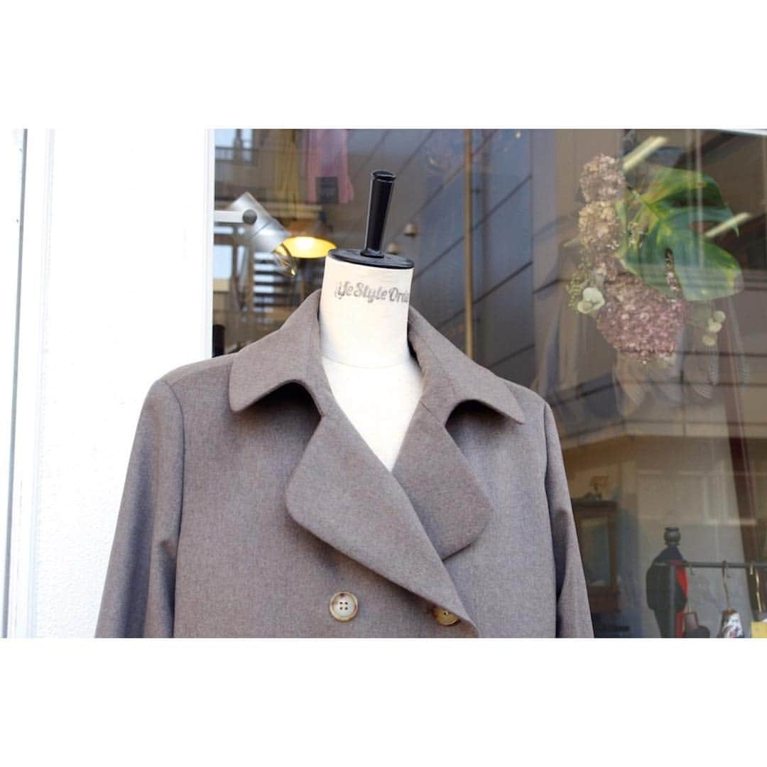 a n d cさんのインスタグラム写真 - (a n d cInstagram)「women's coat. ・ ・ ・ #lifestyleorder #fashion #ordermade #womenscoat #coat #tailor #bespoke  #コート #フルオーダー #オーダーコート #ガウンコート #ロングコート #コートスタイル #ライフスタイルオーダー #ファッションスナップ #目黒」3月17日 21時28分 - lso_andc