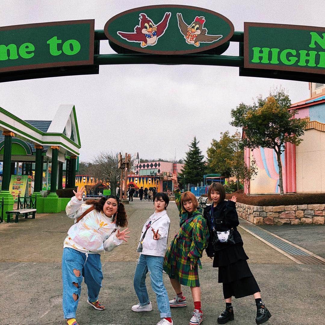 KARIN さんのインスタグラム写真 - (KARIN Instagram)「#那須ハイランドパーク に行ってきました〜🎠🎡🎢 絶叫系のレベルが高すぎて震えた〜… たっくさんアトラクションがあって1日じゃ遊び足りない🤣  楽しい1日でしたとさ  #栃木 #那須」3月17日 21時31分 - karin.tempurakidz