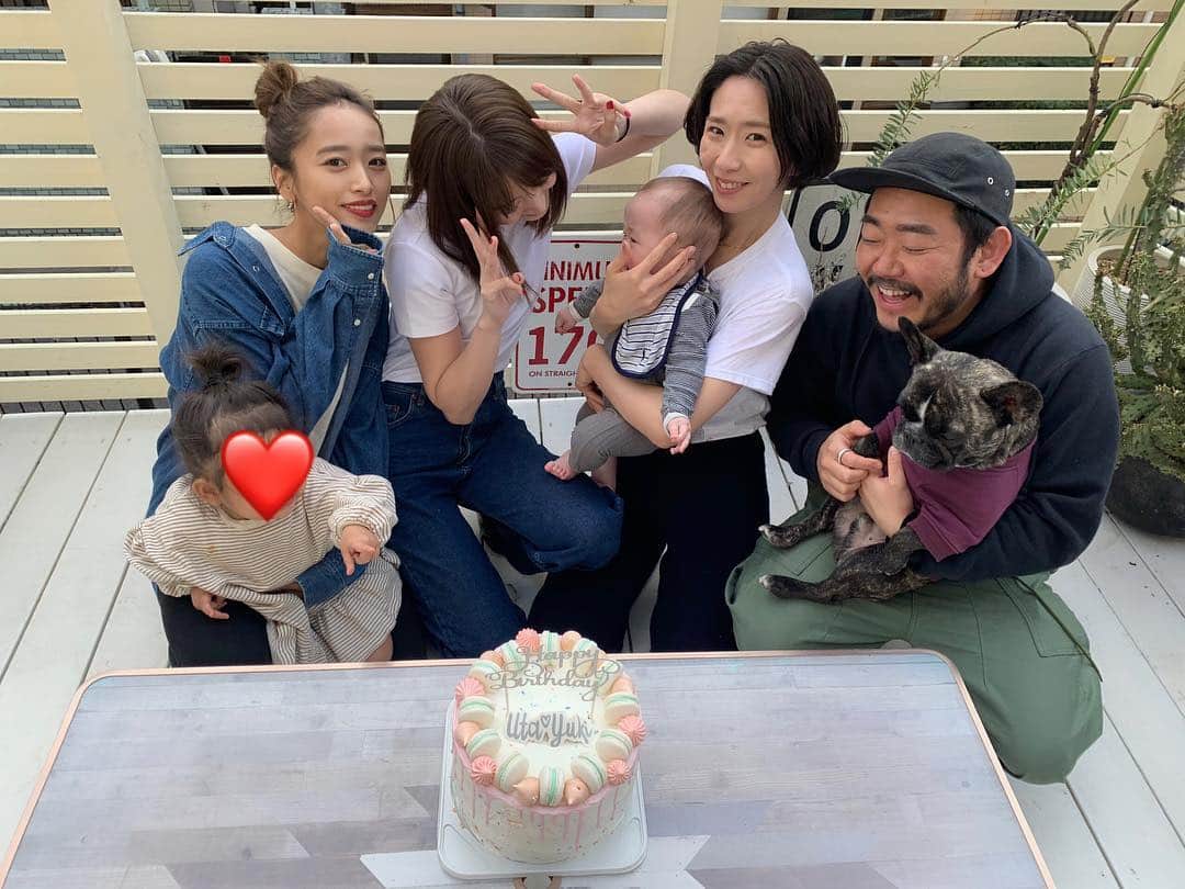 近藤千尋のインスタグラム：「鹿とうーたんのお誕生日の お祝い🎂💓オメデトー❤️ いつもの場所でいつものメンバー👶 癒された！私のパワースポット☺️☺️☺️ ケーキはいつもの、あいちゃんに お願いしました😍✨ 明日からまた頑張りましょう😊 #娘の服はいつも何か付いている #お揃いヘアー」