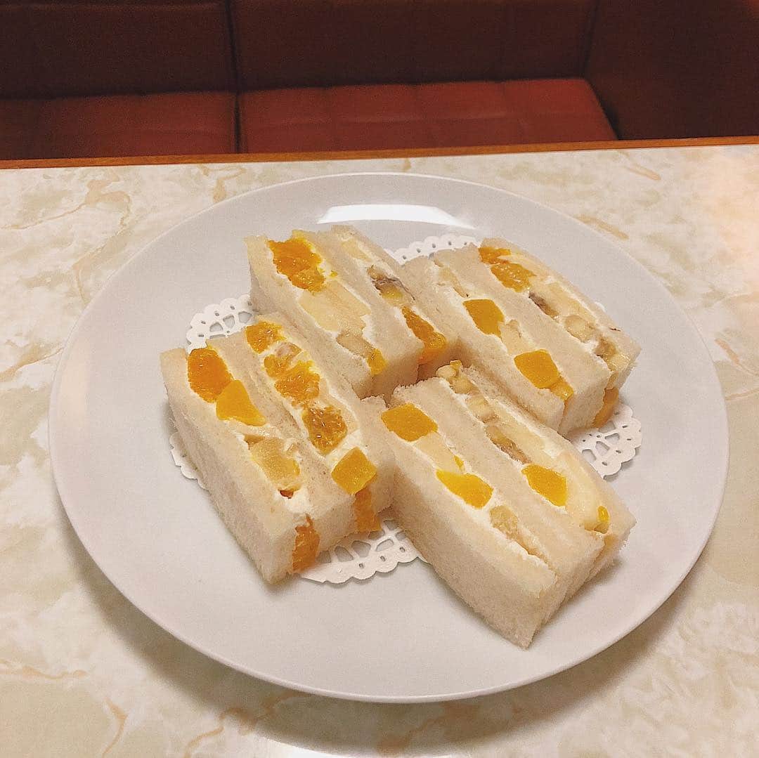 村田倫子さんのインスタグラム写真 - (村田倫子Instagram)「#フルーツサンド かわいい、、、。 #はまの屋パーラー  #食べりんログ」3月17日 21時37分 - rinco1023