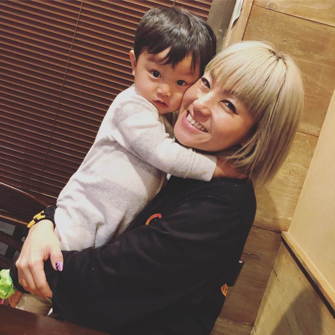 Nazukiのインスタグラム：「一週間あっという間ー😅  毎週末名古屋も残り僅かー‼️ 4つの作品も全部できたー✨✨ 予定よりも早く仕上がった✌🏻 めっちゃいい感じ✌🏻 頭フル回転😆😆だけど😅  レンもみんなに可愛いがってもらえて💕 楽しんでくれてるし、子連れ旅もだいぶ慣れたなー✋🏻😭 いつもママのお仕事、付き合ってくれてありがとう😊  Love❤️❤️❤️ #nagoya #dance #dancer #coreography #puroduce #子連れ旅行 #男の子ママ #ダンサーママ #出張」