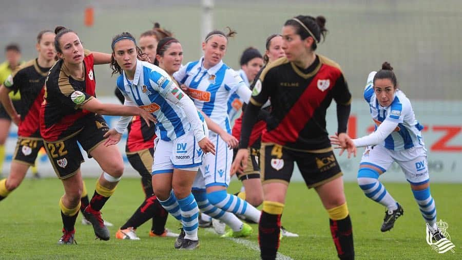 レアル・ソシエダさんのインスタグラム写真 - (レアル・ソシエダInstagram)「#RealSociedad 2-0 @rayofemenino AURRERA NESKAK!!! 🔵⚪️🔵」3月17日 21時50分 - realsociedad