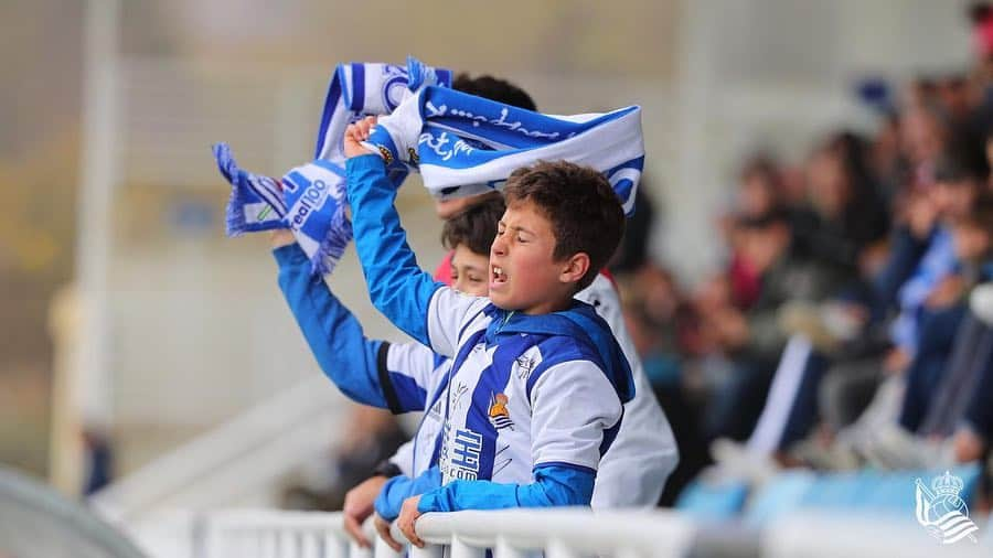 レアル・ソシエダさんのインスタグラム写真 - (レアル・ソシエダInstagram)「#RealSociedad 2-0 @rayofemenino AURRERA NESKAK!!! 🔵⚪️🔵」3月17日 21時50分 - realsociedad