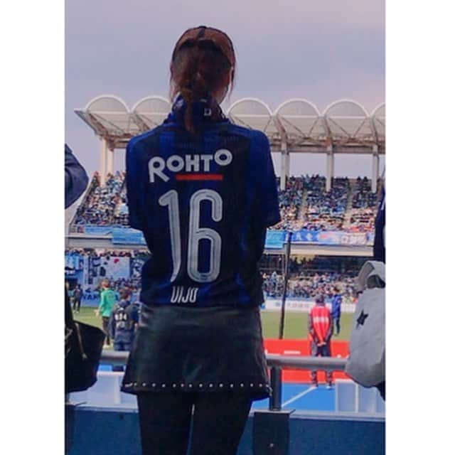 矢代梢さんのインスタグラム写真 - (矢代梢Instagram)「最高かよ🥺💙🖤 最後まで何があるかわからない 選手、サポーターみんなで一緒に闘って得た勝ち点3☝️ 嬉しすぎる🥺🥺 皆さんお疲れさまでした👏✨✨✨ #jリーグ #ガンバ大阪 #at弾 #ウノゼロ #勝ち点3 #最高かよ #漢三浦弦太 #⚽️ #💙🖤」3月17日 21時53分 - kozue_yashiro