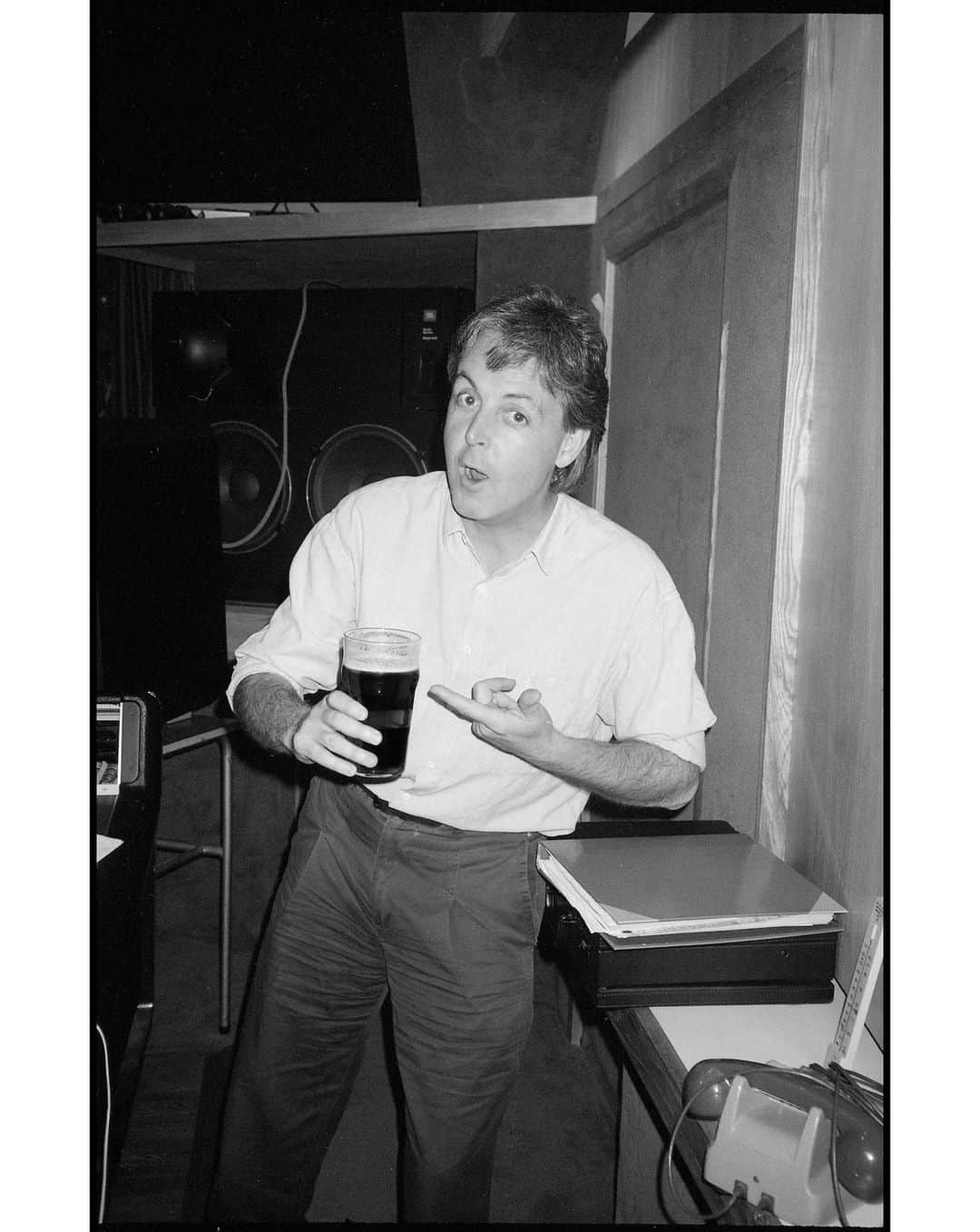 ポール・マッカートニーさんのインスタグラム写真 - (ポール・マッカートニーInstagram)「Happy St Paddy’s Day to y’all 🍻  #PaulMcCartney #StPatricksDay #Ireland」3月17日 21時57分 - paulmccartney