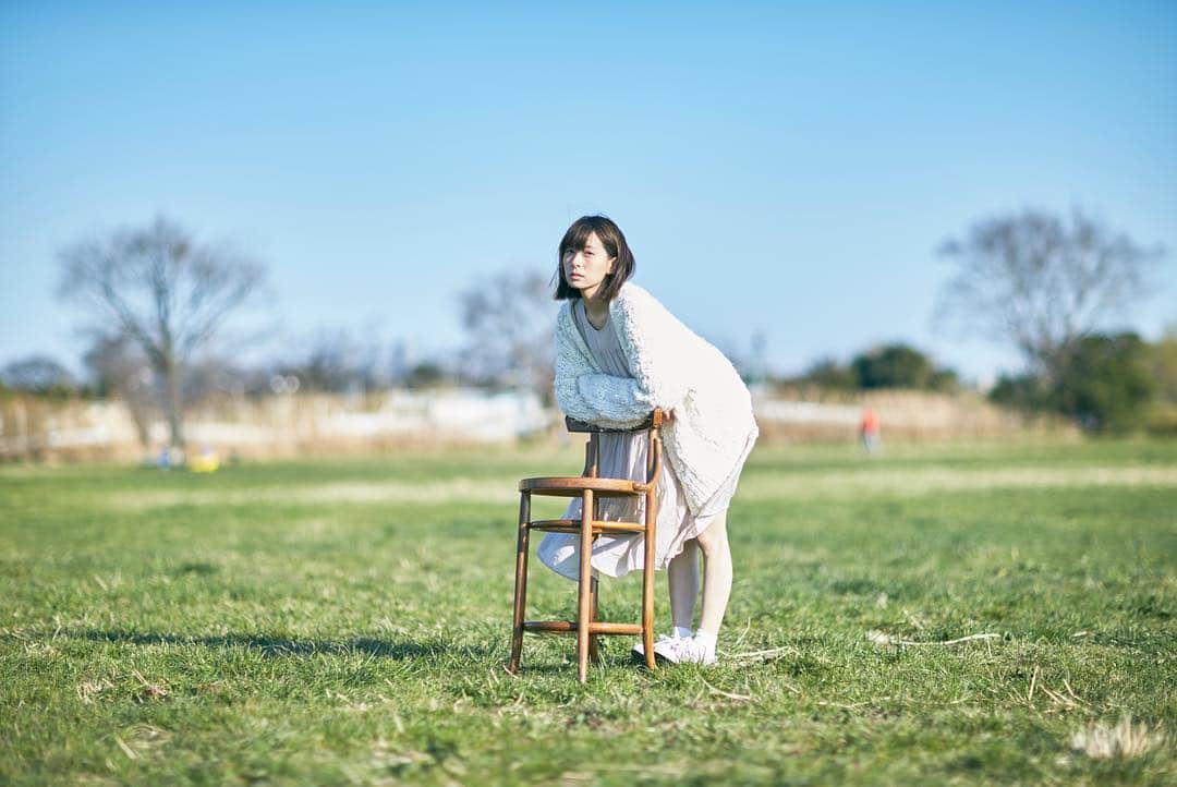 吹越ともみさんのインスタグラム写真 - (吹越ともみInstagram)「最後は、春のすすき。と椅子。 と、オフショットのもろもろ。🌾 ㅤㅤㅤㅤㅤㅤㅤㅤㅤㅤㅤㅤㅤ 椅子に座って、またどこかに出没したいです。 ( あなたの街にも〜〜、、👻) ㅤㅤㅤㅤㅤㅤㅤㅤㅤㅤㅤㅤㅤ ㅤㅤㅤㅤㅤㅤㅤㅤㅤㅤㅤㅤㅤ #spring#photo#photography#camera#椅子物語#🌾#🌾#🌾」3月17日 22時11分 - fukitomo