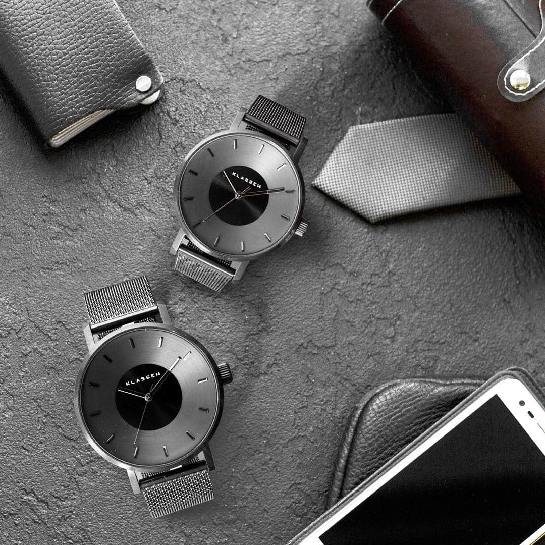 のインスタグラム：「Accessories are the final touch that makes any outfit stand out #OrdinarilyUnique #Klasse14 #volare . . . . . #ootd #fashion #accessories #beunique #volare #giftideas #urbanstyle #lifestyle #fashiongram #fashionlover #instafashion #whatiwore #lifeisgood #streetfashion #picoftheday #instyle #wardrobe #standout #style #moments #newcollection #newrelease #instastyle #stylegram#lookbook #flatlay」