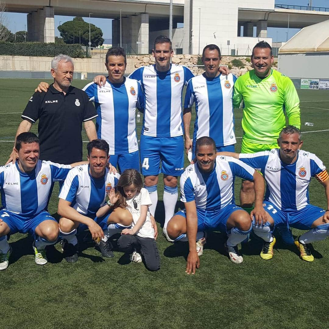 アルベルト・ロポさんのインスタグラム写真 - (アルベルト・ロポInstagram)「Bonita mañana en Cambrils con el @rcdespanyol de veteranos 💪🏻💪🏻⚽️⚽️⚽️」3月17日 22時06分 - albertolopo