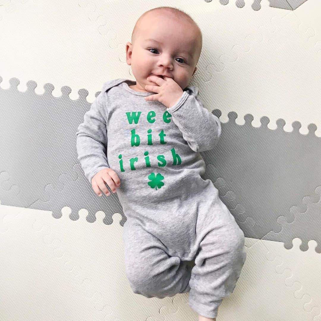のインスタグラム：「We all love a little luck and a little love 🍀 📷: @parker.n.penelope #stpaddysday #luckycharm」