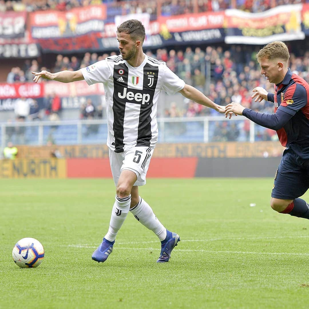 ユヴェントスFCさんのインスタグラム写真 - (ユヴェントスFCInstagram)「FT: #GenoaJuve 2-0 #FinoAllaFine #ForzaJuve」3月17日 22時25分 - juventus