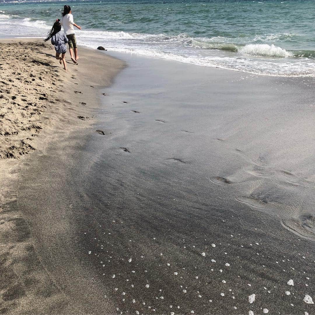 ak_m1120さんのインスタグラム写真 - (ak_m1120Instagram)「大船江ノ島鎌倉散策 . . . 足が棒になるってこのことだったんだ！と実感した一日でした🥺 . . . . watch#lobor @loborjapan  outer#stylebar #emmataylor @emmataylor_ny @stylebar.jp  pants#canaljean @canaljean . . . . . スケルトンが美しい @loborjapan のDYNASTY35mm 3/15よりフリークスストアと日本公式ショップにて先行発売となっています。 . . . . 10%offクーポンコードを発行していただきましたので是非ご利用ください。 ☞ak_m0312 . . . . . #lobor #ロバー #時計 #腕時計 #フリークスストア #freaksstore #locari #stylebarstyle #stylebarjp #converse #スタイルバー #エマテイラー #キャナルジーン #コンバース #サーマル #キルティングコート #ママコーデ #ヒョウ柄 #鎌倉 #江ノ島 #wear更新」3月17日 22時29分 - ak_m1120