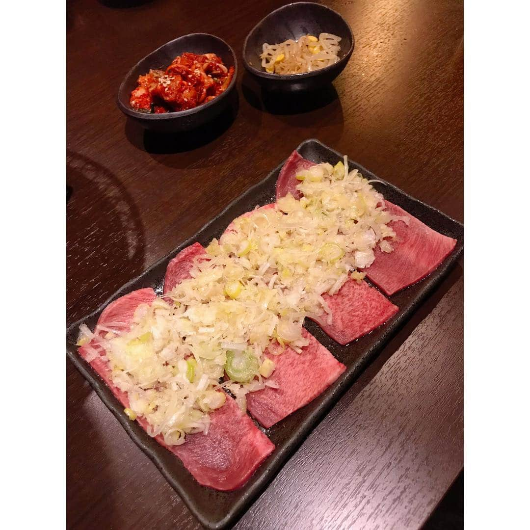 立花陽香さんのインスタグラム写真 - (立花陽香Instagram)「#中目黒 #焼肉 #本家ぜろ @yakiniku.honke.zero 🐄🇰🇷 美味しいよって聞いてたけど、評判通り、本当に美味しかった🥺💕 安くて美味しい焼き肉を食べに下町まで行ってたけど、近場にありました✌🏻 24日も予約とっちゃった〜💖💖 お手伝いする日もあるから遊びに来てね🍺 予定は前日に、ストーリーに載せます💗 飲食業（食べ物屋さん）にとっても興味があるので、お勉強。お肉が食べたい週末は、ここに入り浸る🤔💕 #中目黒 #焼き肉 #韓国料理 #肉 #本家ぜろ焼肉 #ぽんがぜろ ウーバーイーツ出来たら良いのに〜😗😗」3月17日 22時44分 - haruka_4