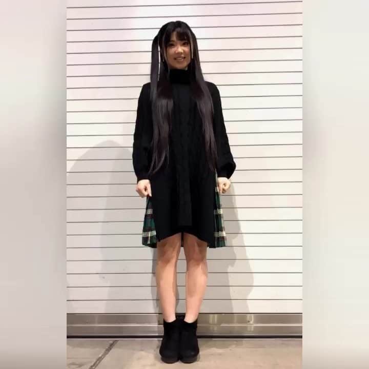 のインスタグラム：「こんばんわぁ✨  すみませーん💦 昨日、UPさせて頂く予定でしたが 1日遅くなってしまいました😓 昨日の握手会で 着させて頂いたお洋服です👗 どうですかぁ☺️💕 #ske48 #慈子さんとお揃いコーデ #ニットワンピース」