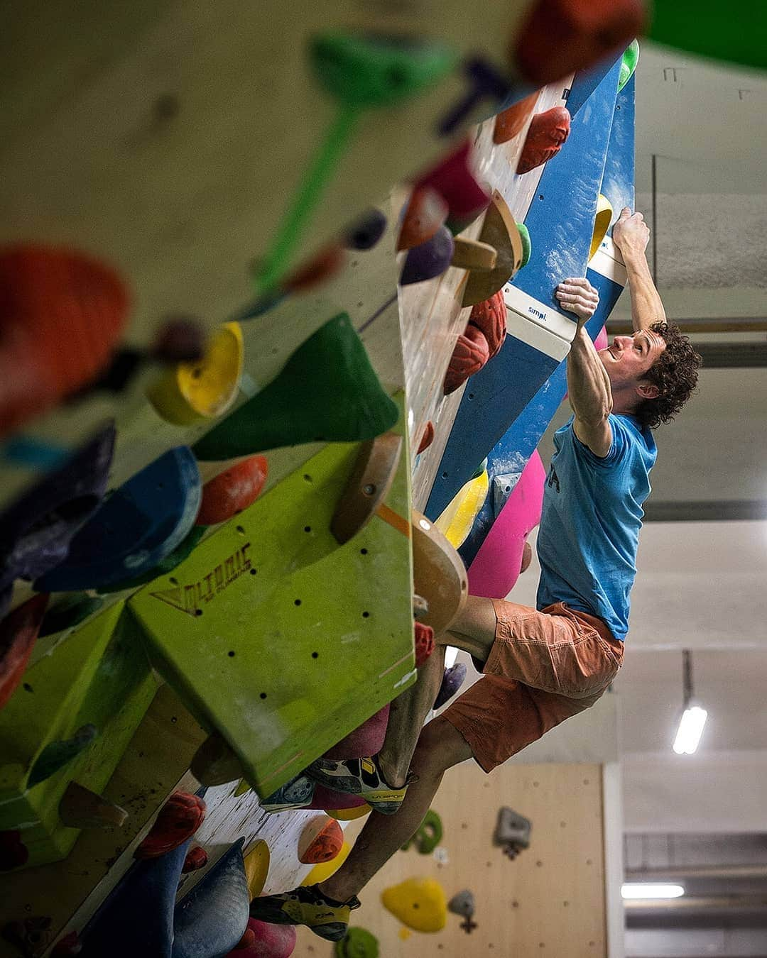 アダム・オンドラさんのインスタグラム写真 - (アダム・オンドラInstagram)「12 days in Tokyo, 4 climbing gyms visited, countless of world class boulderproblems. I learnt a lot, gained some confidence and countdown for the first IFSC World cups is ON. Less than three weeks until the season starts in Meiringen. Pic by @bernardo_gimenez  @montura_official @blackdiamond @lasportivagram @mytendon @gardatrentino」3月17日 22時46分 - adam.ondra