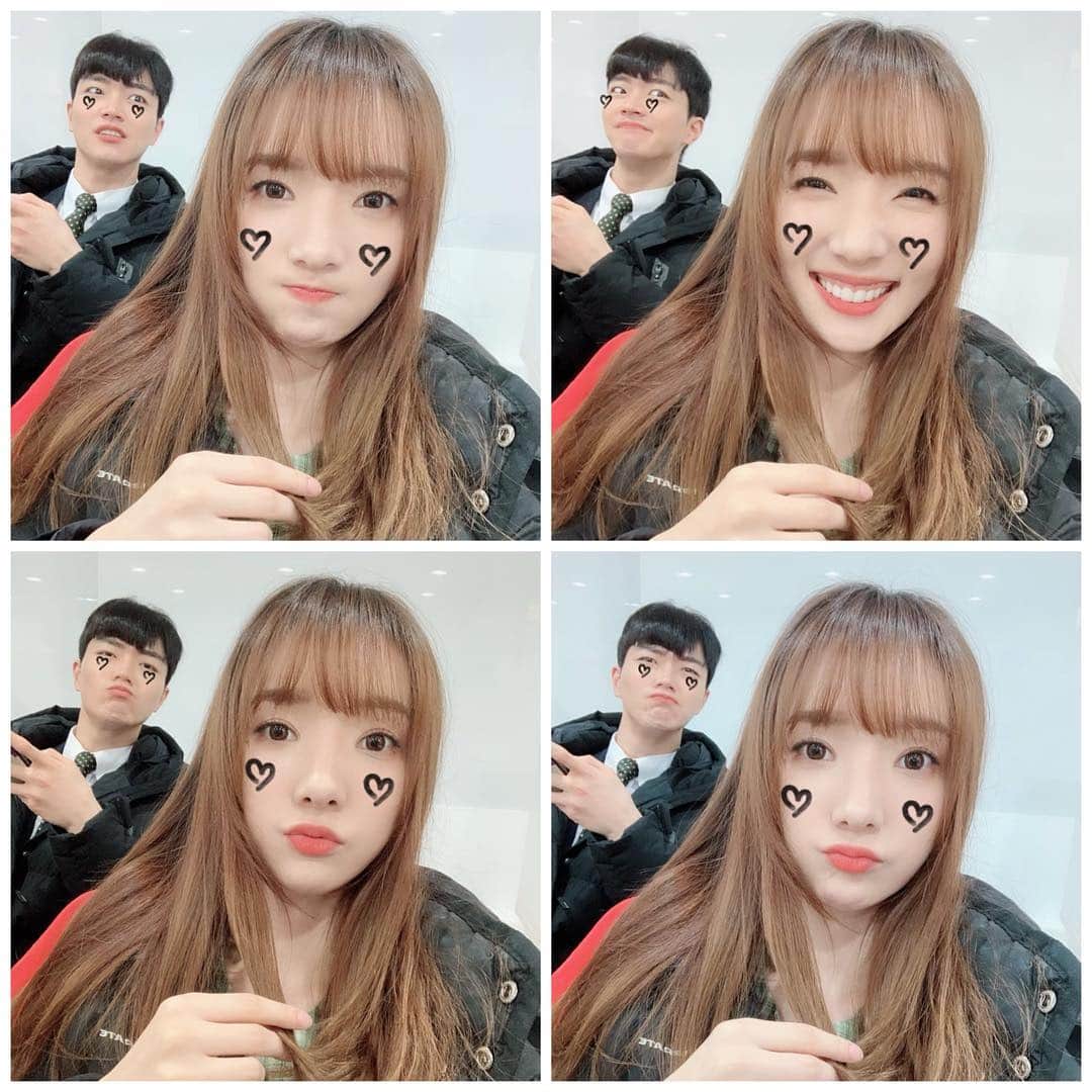 ミンヒ のインスタグラム：「. 자꾸 뒤에서 그런 표정 지을건가요?🤨🤔ㅋㅋ 우박 내리는날..고생많았어요😂 기대기대🙏🏻」