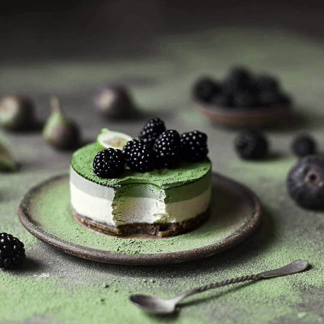 Matchæologist®さんのインスタグラム写真 - (Matchæologist®Instagram)「WOW! 😍 Hands up if you’re in #Matcha heaven with this drool-worthy Lemon and Matcha #Cheesecake 🙏 from our amazing Lore @datesandavocados ✨ . 🍀 Don’t forget – we’re offering a lucky St Patrick’s Day weekend site-wide 15% discount with the code PADDY19, valid until this Tuesday only! 🍀 . 👌 Try using our Midori™ culinary matcha to make this at home! 🍃 Midori™ is a matcha of choice for leading chefs, baristas, pâtissiers, and chocolatiers. It showcases a vibrant green color, a mellow umami, and imparts a harmonious suite of well-rounded ‘matcha’ flavors to your recipes. It is ideal for use in dessert recipes such as this matcha cheesecake. . In case you haven’t already followed @datesandavocados yet — please definitely check out her inspiring creations on her feed! We’re a big fan!. For premium-quality matcha 🍵, please visit Matchaeologist.com. . Matchæologist® #Matchaeologist Matchaeologist.com」3月17日 22時59分 - matchaeologist