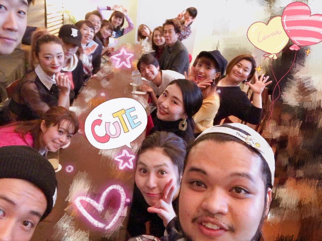 MARIA-Eさんのインスタグラム写真 - (MARIA-EInstagram)「. ‪#キューティブロンド‬ ‪全国ツアーはまだ続くよ💗‬ . ‪明日は大阪公演千秋楽！‬ ‪私の地元、関西でお仕事ができる幸せを しっかり噛み締めて… 明日も目一杯Happyパワー届けるでー！🌈‬ ‪気ぃつけて来てや💕‬ . ‪#突然の‬ ‪#なかなか文章では出さない関西弁 (笑)‬ ‪#大阪公演だから出しちゃう😁‬」3月17日 23時00分 - maria.eeee