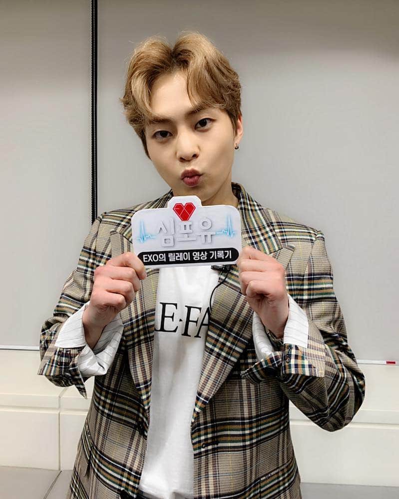 EXOさんのインスタグラム写真 - (EXOInstagram)「[📸 #XIUMIN] 드디어 공개된 ‘심포유’ 첫 멤버! 시우민이 선사할 일상 생활 밀착 영상 기록기 많이 기대해주세요~ _ Finally! The first member to start off ‘심포유 (Heart4U)’ is unveiled! Please look forward to the everyday lives vlog that XIUMIN will present you~ _ ⏰ 3월 25일부터 매주 월, 수, 금 오후 7시 (Airs every Monday, Wednesday, Friday at 7PM KST starting March 25) _ 📺https://channels.vlive.tv/DE441D/home _ #시우민 @e_xiu_o #EXO #weareoneEXO #엑소 #심포유 #Heart4U」3月17日 23時09分 - weareone.exo
