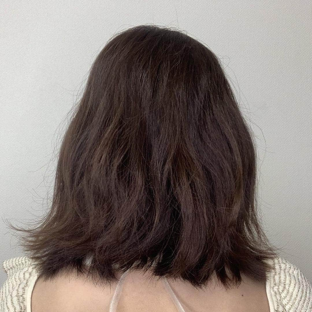 黒口那津さんのインスタグラム写真 - (黒口那津Instagram)「いつもやってるヘアセットの動画をとってみたよ〜！！ リーゼのスタイリング剤使用💡 普段はスタイリング剤をそんなに使わないけどやっぱり使うともちもよくなるし思い通りにセットできるから改めてスタイリング剤使うの大切だなーと思ったよ💕 #リーゼ #happynewme #ヘアアレンジ #ヘアスタイリング #スタイリング剤 #PR」3月17日 23時09分 - rmn69bnn