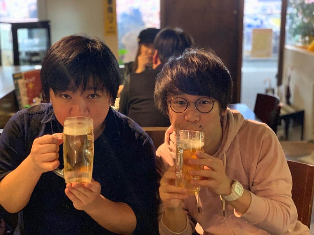 池田真一のインスタグラム：「キワメキライブありがとうございました！ 爆ちゃんいつもありがとう！ いつも死ぬほど楽しいー！ 盛山さんまたピンスポ相撲しましょう！ 今はキムケツと打ち上げしてます！ 単独ライブもきてねー！ 『ダブルアートの笑顔ふやし』 3月30日20時45分〜 チケット買って頂ける方メッセージ下さい！」