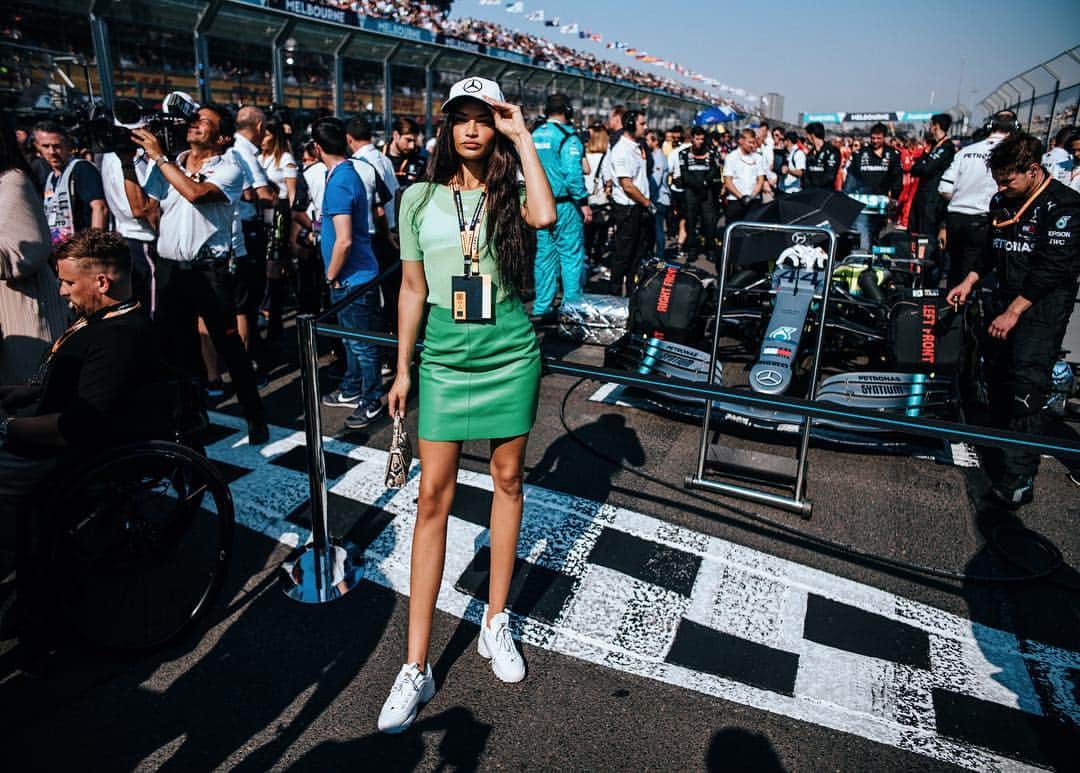 シャニーナ・シャイクのインスタグラム：「My first Grand Prix in my hometown 🙌🏽🏎」