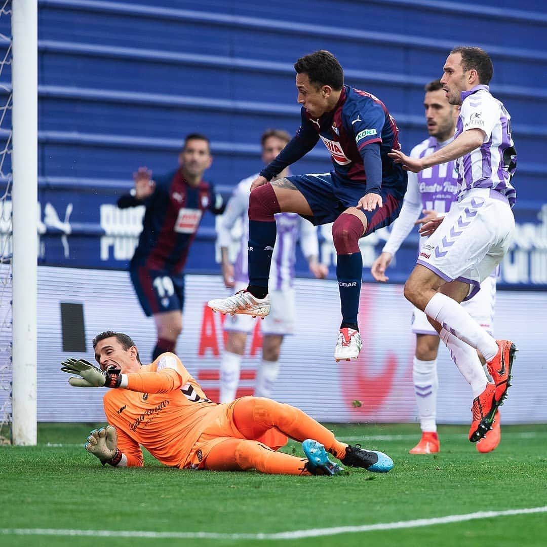 SDエイバルさんのインスタグラム写真 - (SDエイバルInstagram)「📸 #Eibar 1 - 2 @realvalladolid #EibarValladolid」3月17日 23時21分 - sdeibar