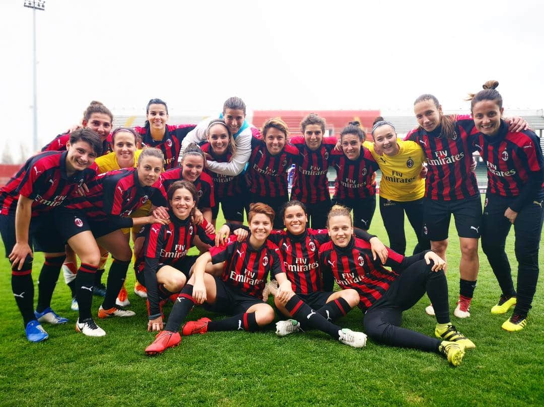 ACミランさんのインスタグラム写真 - (ACミランInstagram)「Rossonere back to winning ways! ❤⚫ Le rossonere tornano alla vittoria! ❤⚫ #SerieAFemminile #MilanFlorentia 1-0」3月17日 23時30分 - acmilan