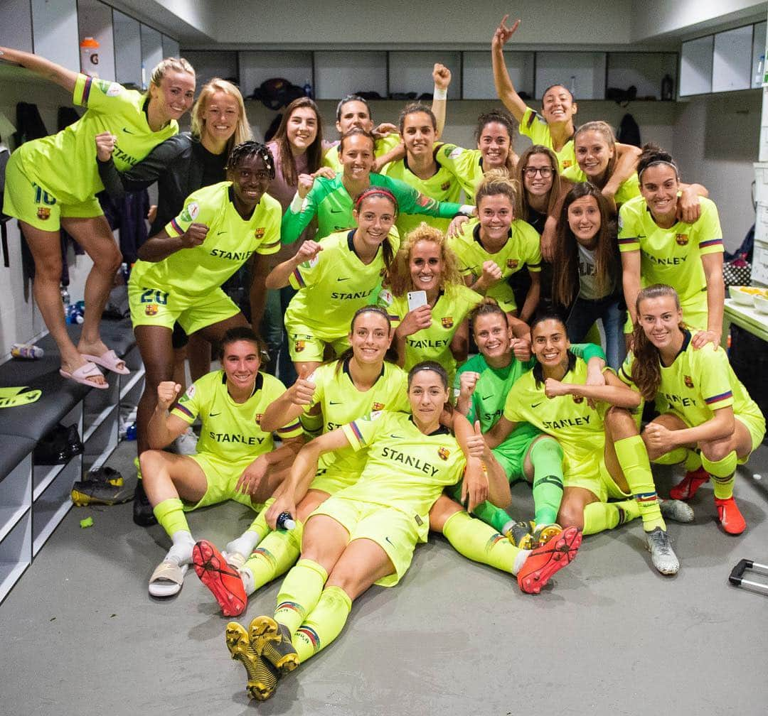 FCバルセロナさんのインスタグラム写真 - (FCバルセロナInstagram)「👏 Great win for @fcbfemeni vs Atletico de Madrid in a full Wanda Metropolitano 🏟 👏 Gran victoria del @fcbfemeni ante el Atleti Femenino en el Wanda 🏟 👏 Enhorabona al @fcbfemeni! Victòria de prestigi al Wanda Metropolitano. Bravo noies!!! 🏟 #WeAreFootballers #MesQueUnClub」3月17日 23時38分 - fcbarcelona