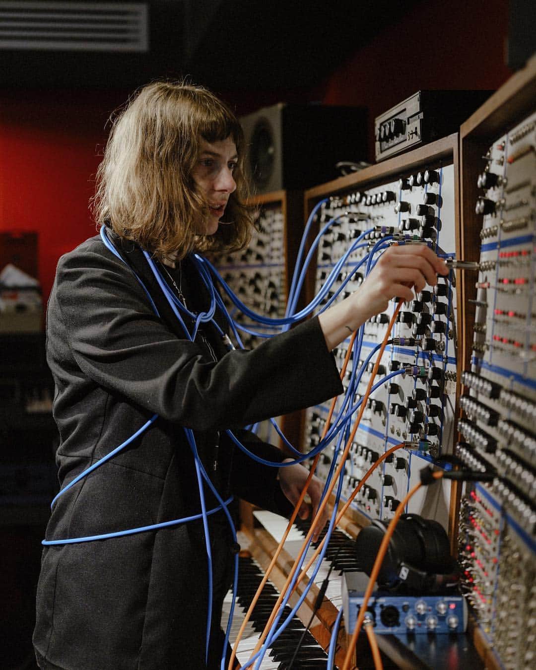 Red Bull Music Academyさんのインスタグラム写真 - (Red Bull Music AcademyInstagram)「There’s a German word for this and it’s “Kabelsalat”. RBMA Bass Camp participant @yyylaaaangyylang at Calgary’s @nmc_canada — 📷 @allisonseto #synthesizer #rbmabasscampyyc」3月17日 23時43分 - rbma
