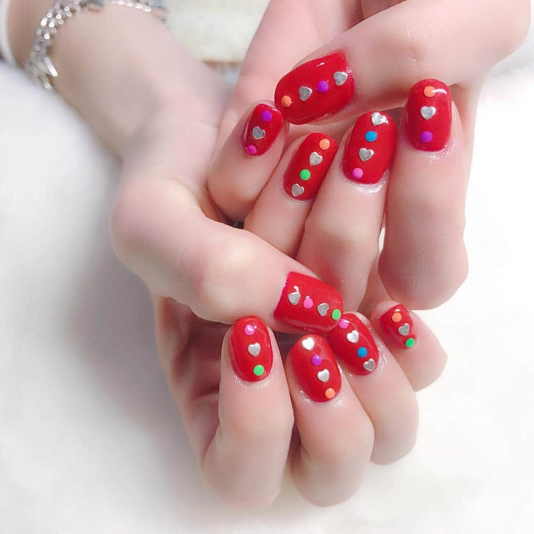 なかやまちえこさんのインスタグラム写真 - (なかやまちえこInstagram)「Red♡ PREGELミューズ マザーズレッド #nail #nails #nailart #ネイル #美甲 #ネイルアート  #clou #nagel #ongle #ongles #unghia #japanesenailart #manucure #네일 #젤네일 #네일아트 #네일리스트 #japanesenails #manicurist #gelnails #rednails #赤ネイル #AMIAYA #AYA ちゃん」3月17日 23時43分 - chiekonakayama