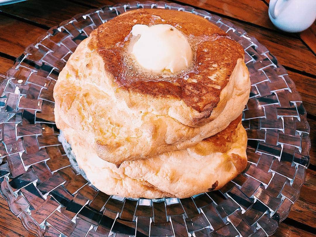 大出千尋さんのインスタグラム写真 - (大出千尋Instagram)「. 無性にパンケーキが食べたくなる時ってあるよね🥞 ここのパンケーキがふわふわで大好き！ また食べに来れるように明日から頑張ろう💫 . #6thbyorientalhotel#pancakes#sunday  #パンケーキ#有楽町#甘い物大好き」3月17日 23時49分 - chihiro_1208_offi