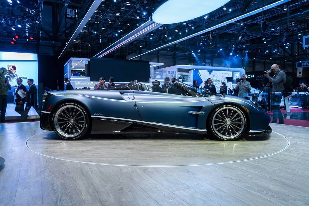 パガーニ・アウトモビリのインスタグラム：「Last moments with these beauties at @gimsswiss  #pagani #huayra #huayraroadster #gimsswiss #zonda20 #zonda20anniversary @genevamotorshow_2019」