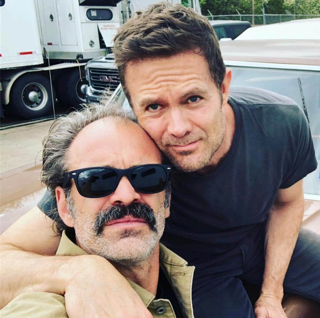 ギャレット・ディラハントさんのインスタグラム写真 - (ギャレット・ディラハントInstagram)「Repost of a @ogg_steven shot from the hood of @austinamelio’s pickup.  Known this guy since an early NYC acting class.  Human caffeine.  Love how you cross paths with old friends in this biz.  #TWDfamily #FearFamily」3月18日 0時01分 - garretdillahunt