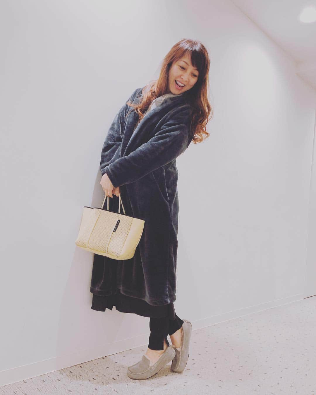 渡辺美奈代さんのインスタグラム写真 - (渡辺美奈代Instagram)「おやすみ💤  #無印良品 #UGG #おやすみ #グレーアウター」3月18日 0時07分 - watanabe_minayo