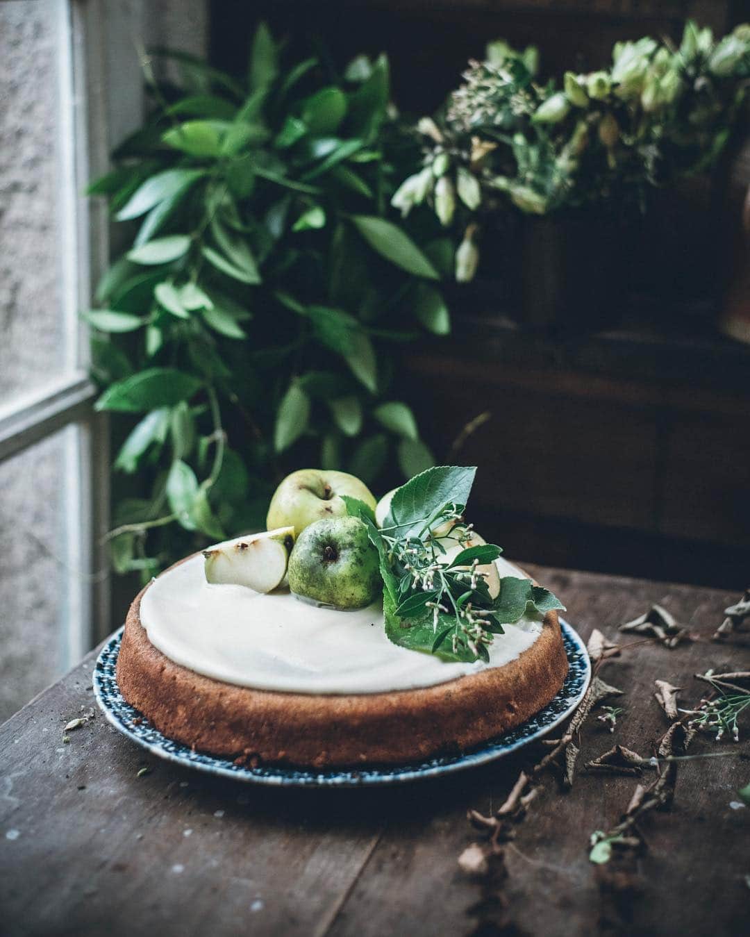 のインスタグラム：「This year I’m excited to announce that I will be joining @adelasterfoodtextures and artist Sissel Wibom as host for “the Journey” in Loire Valley, France. It’s a 5 day creative gathering 10-14 of May where the attendees own creativity is in focus. We send out a letter before, gathering up attendees ideas for their creative projects and then we design food and adventures around these wishes. Each Journey is different and something we make together. Tickets will be released this Thursday, for more info, check out the link in my profile! Beautiful photos from last year’s Journey by talented @_goodoldfashioned ♥️」