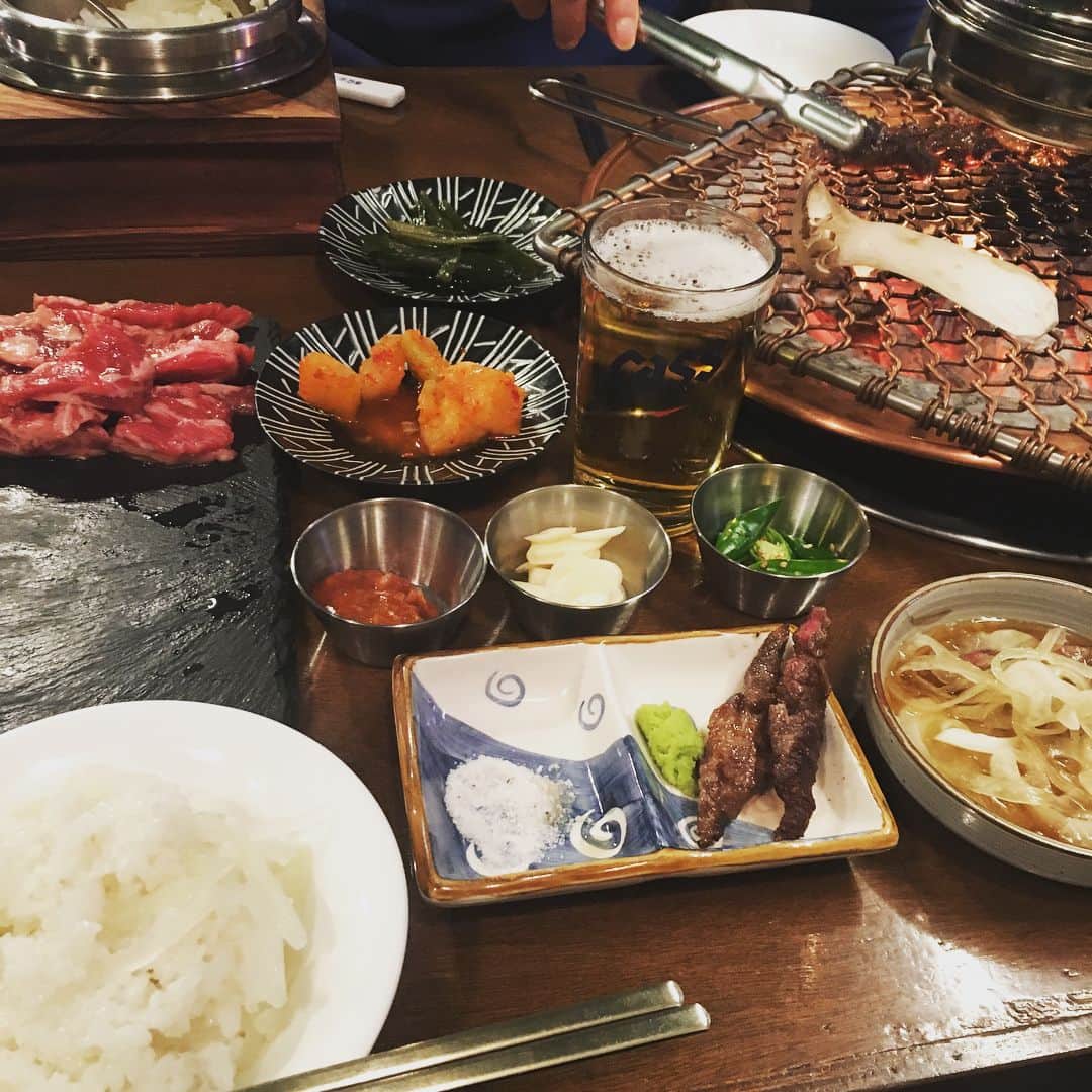 今村沙緒里さんのインスタグラム写真 - (今村沙緒里Instagram)「韓国で焼肉🥩 ロンドンからの飛行機が遅れ クタクタな私を、まず焼肉へ！ ヨンちゃんの旦那さん☺︎ ハリちゃん、ありがとう✨ (↑弘大でゲストハウスやってます) HARRYTAGEおすすめです😺 ・ In korea, we ate YAKINIKU！ My friend yoong chan's husband brought me to dericious place🥩 He is Guest house's owner. Please go to HARRYTAGE🧳 ・ #korea #journey #food #YAKINIKU #beer #yummy #happy #한국 #불고기 #맛있다 #친구 #고마워요 #韓国 #焼肉 #おいしい #好物 #元気でる #昨日も焼肉でした」3月18日 0時33分 - saorix13