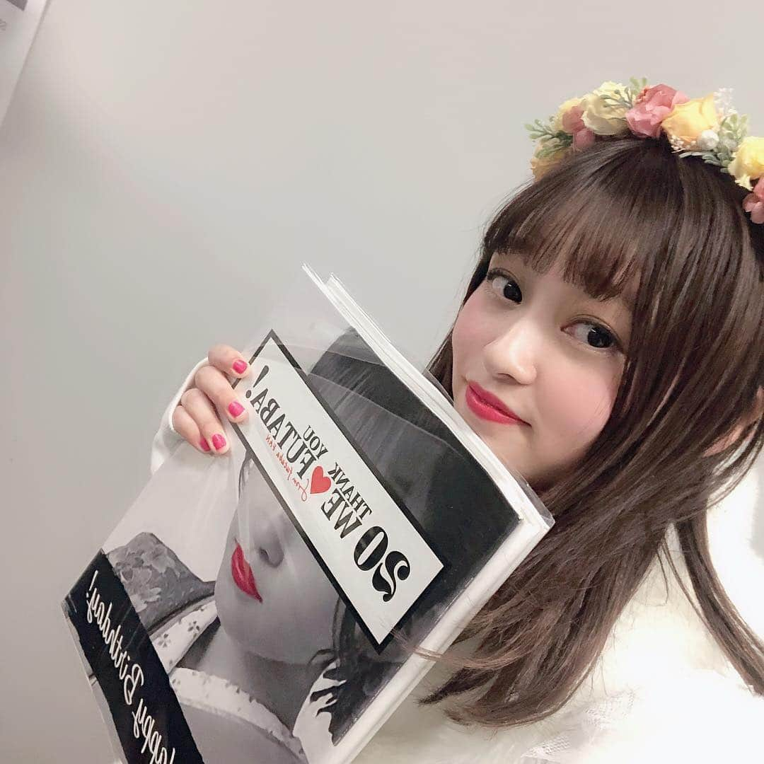 橘二葉さんのインスタグラム写真 - (橘二葉Instagram)「渋谷サーキットライブ&生誕祭ありがとうございました🎂 直接おめでとうって沢山の方に言っていただけてめっちゃ嬉しかった❤️ お花もケーキもアルバムもメッセージもプレゼントも たくさんたくさん本当にありがとう😭💕 やっと、20歳になった実感が湧いてきました🤭 みんな本当にありがとう！！！ 二葉は幸せ者です🥰 ・ ・ #20歳誕生日 #生誕祭」3月18日 0時24分 - futaba_tachibana_tpd