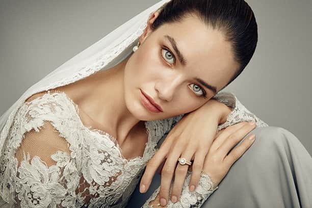 ジュリーサンドラゥさんのインスタグラム写真 - (ジュリーサンドラゥInstagram)「Sneak peak! We heartly presents our Wedding collection by juliesandlau. Launching next week! . . . #juliesandlau #juliesandlaujewelry #wedding #diamonds #gold #jewelry」3月18日 0時31分 - juliesandlau