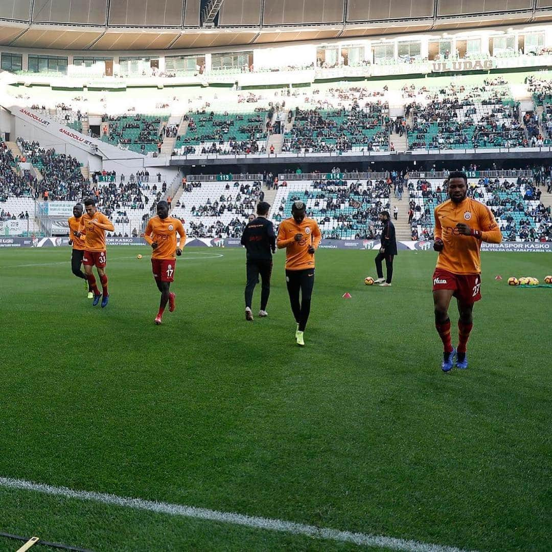 ガラタサライSKさんのインスタグラム写真 - (ガラタサライSKInstagram)「📸 Aslanlarımız ısınmada! 🔥 #BRSvGS」3月18日 0時34分 - galatasaray