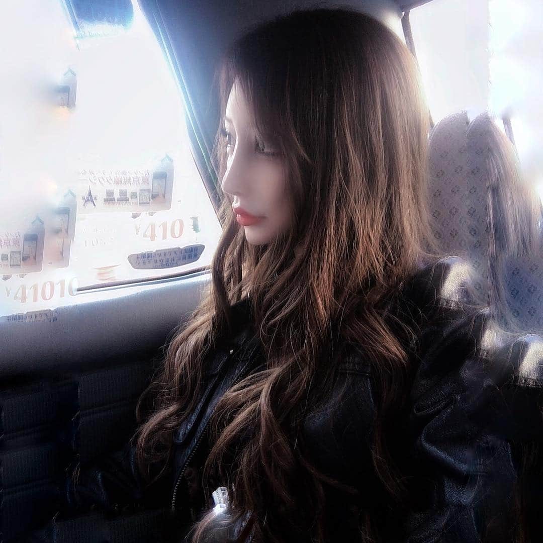 夢咲りおなさんのインスタグラム写真 - (夢咲りおなInstagram)「🚕🖤🎞」3月18日 0時36分 - yumerio0906